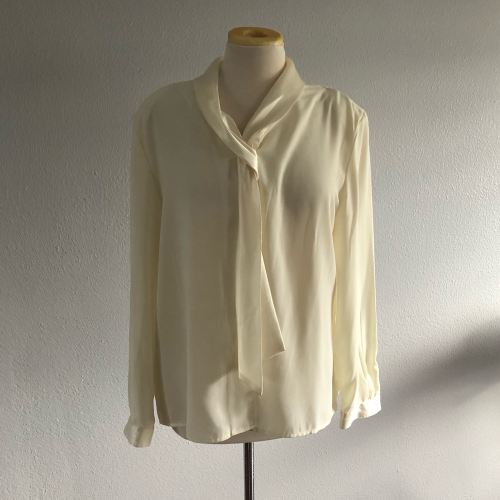 Flowy long sleeve blouse